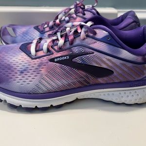 Womens Brooks tie dye running sneakers